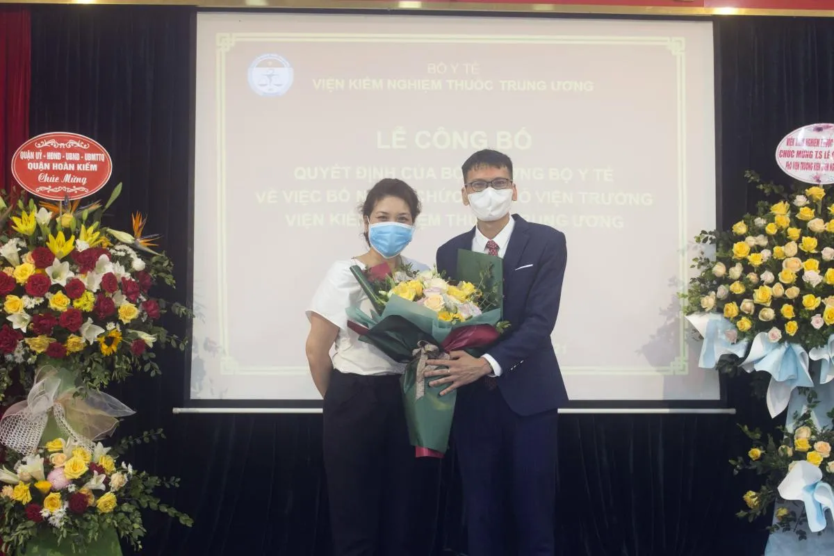 Lễ công bố và trao Quyết định bổ nhiệm Phó viện trưởng Viện Kiểm nghiệm thuốc Trung ương