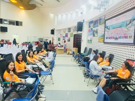Đoàn viên Công đoàn Viện Kiểm nghiệm thuốc Trung ương Hưởng ứng nhiệt tình hoạt động Hiến máu “Blouse trắng – Trái tim hồng”