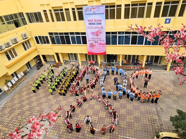 Rực rỡ “Sắc hoa tháng ba” tại Hội xuân Viện Kiểm nghiệm thuốc Trung ương